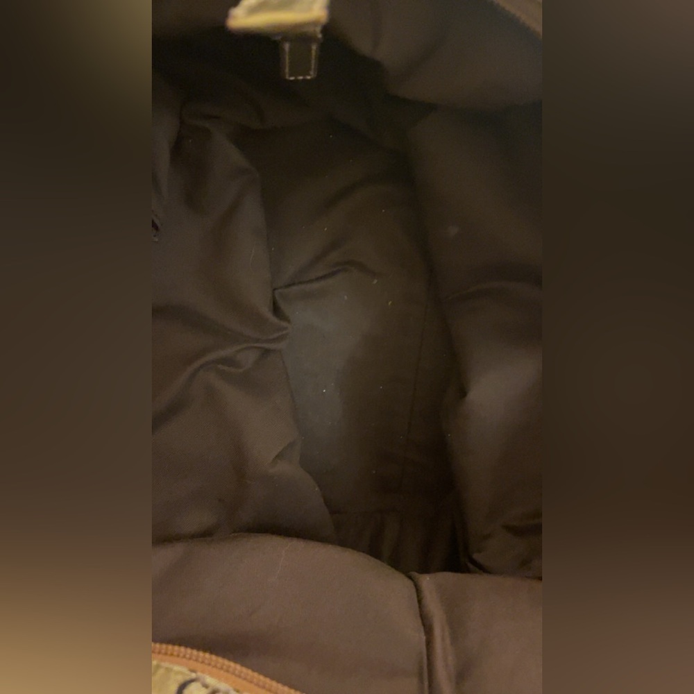 Gucci Metallic Gold Tote with GG Pattern - Picture 4 of 8